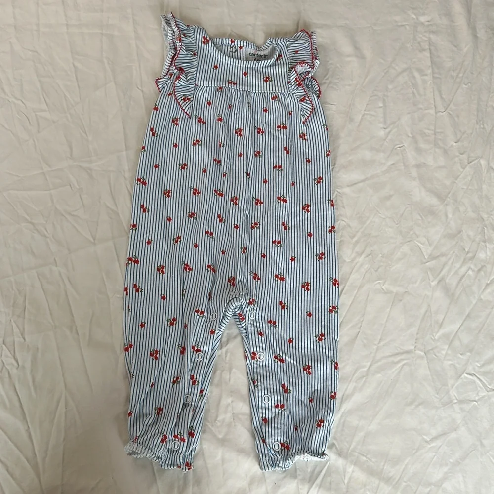 Carter’s Bundle of 2 baby girl size 6 month rompers. Both are in GREAT CONDITION